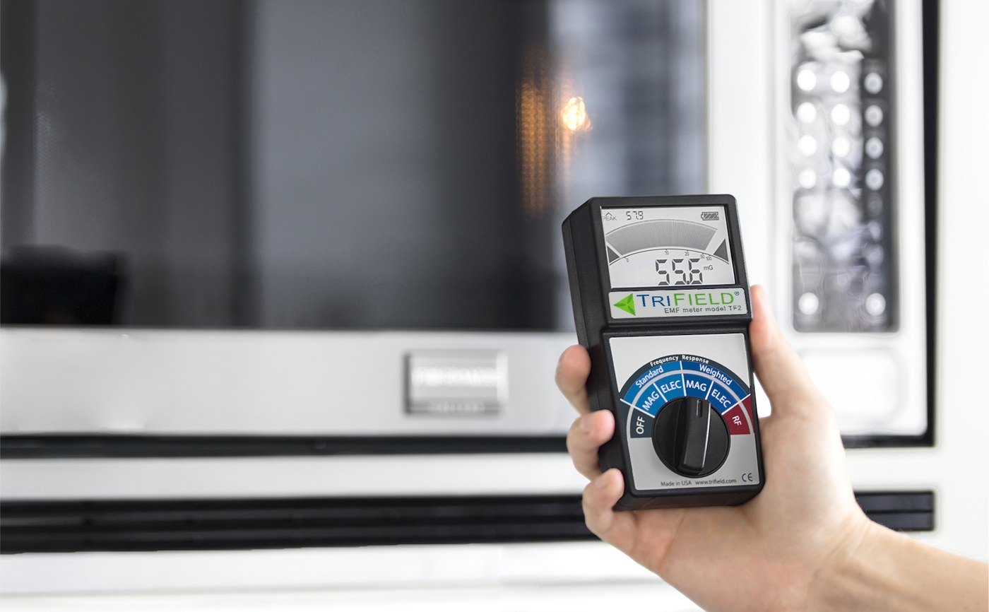 TriField TF2 measuring a microwave oven
